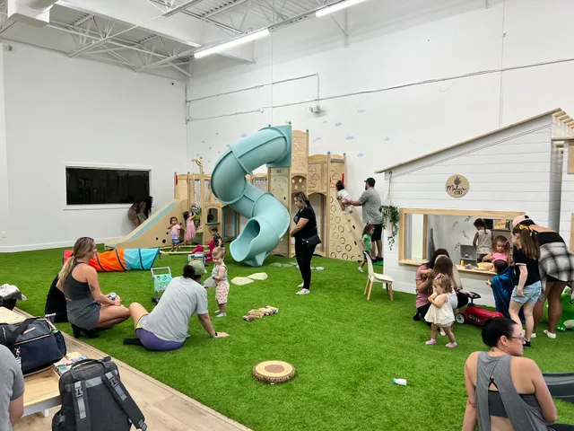 Applesauce Play-Cafe