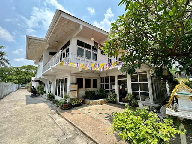 Banya Thai Restaurant & Home Cooking