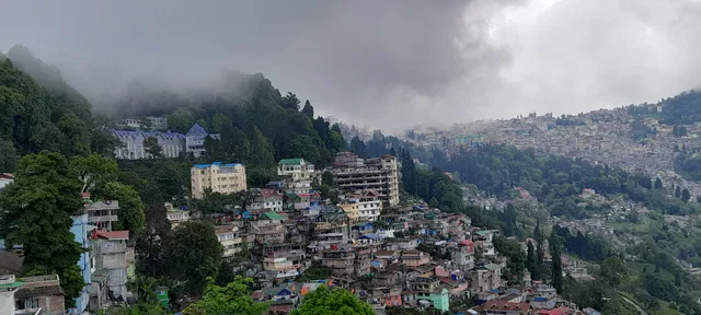CROWN IMPERIAL HOLIDAY INN DARJEELING