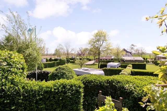 Charme Camping De Rijnstrangen