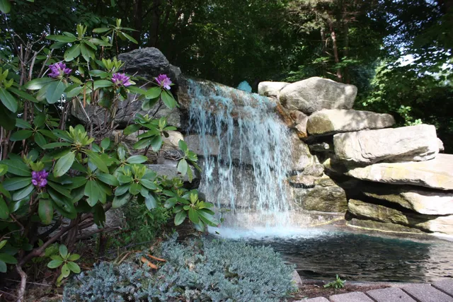 Knolls & Holes Miniature Golf & Ice Cream