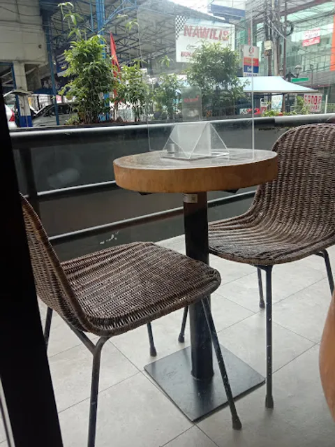 Kopi Kenangan - Ruko Radio Dalam (FCK)