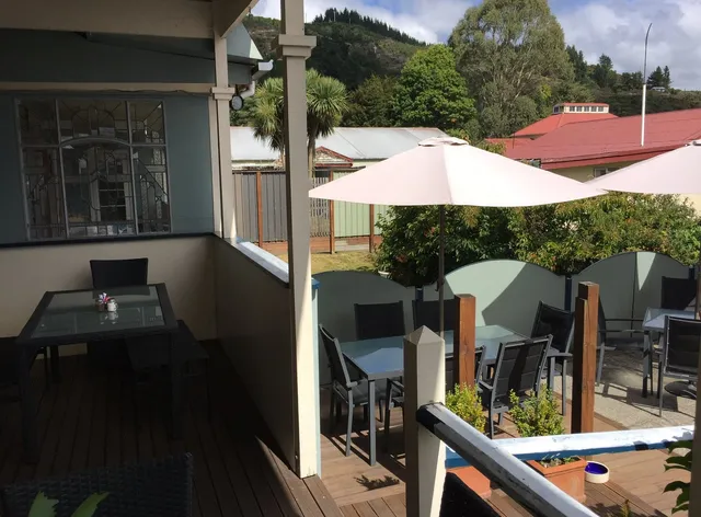 Reef Cottage Bed & Breakfast & Cafe