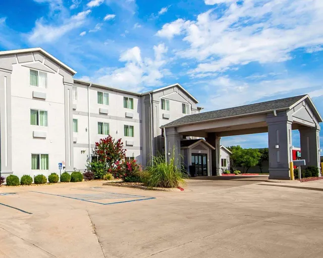 Comfort Inn & Suites Ponca City near Marland Mansion