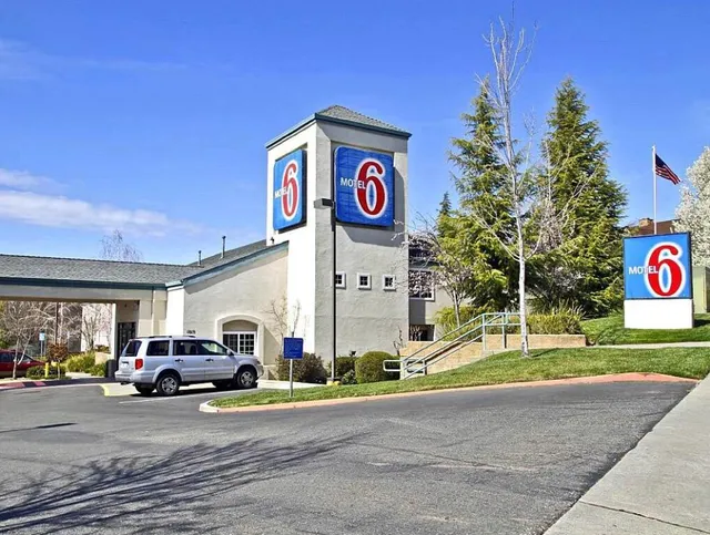 Motel 6 Auburn, CA