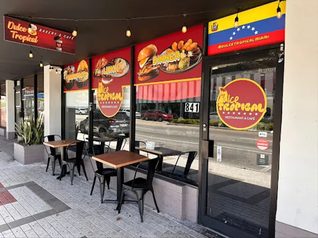 Dulce Tropical Restaurant & Café