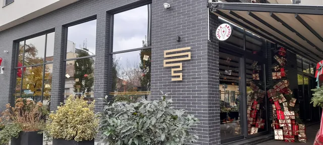 Kafe & Restoran Trezor