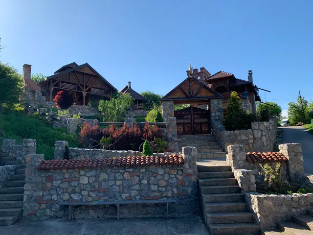 Ртањски двори