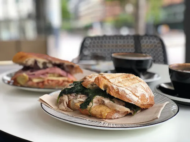 Saluministi Docklands