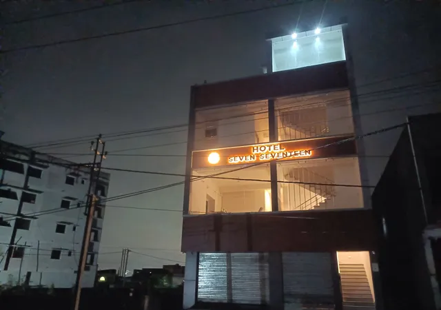 Hotel Seven Seventeen (717)