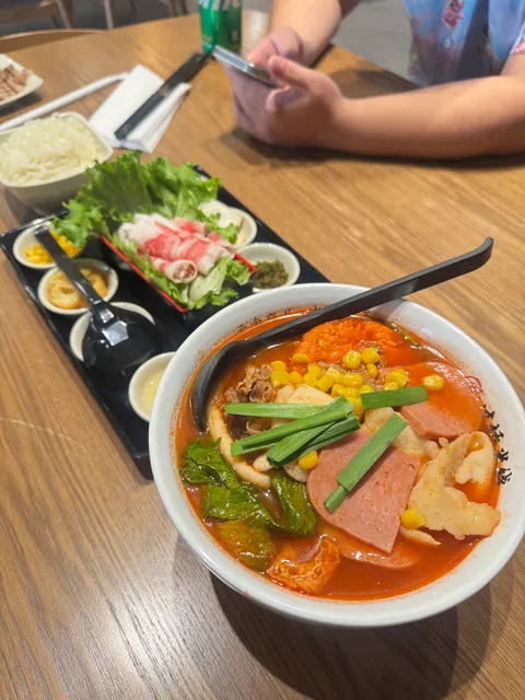 Ten Seconds Yunnan Rice Noodle 十秒到云南过桥米线