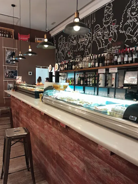 El Descorche (Tapas y vinoteca)