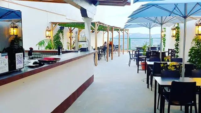 La terraza Lanjarón