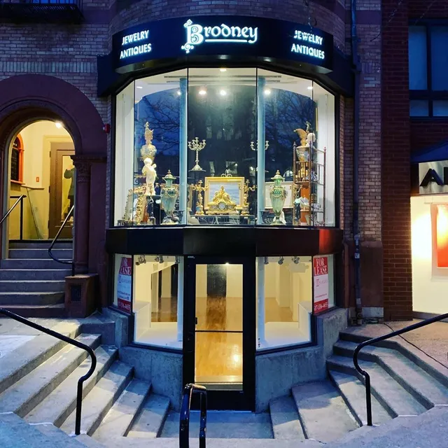 Brodney Antiques & Jewelry