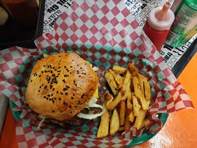 El gato con Burguers