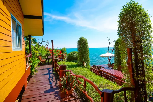 Tongta Phaview Resort