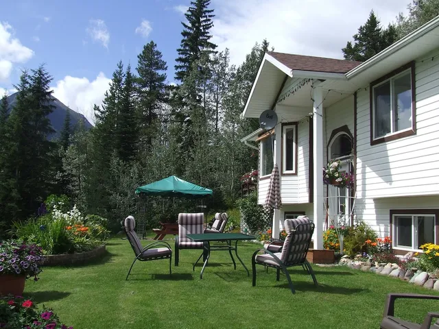 Silvern Lake Trail Bed and Breakfast