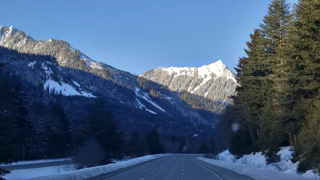 Pacific Crest Trail - Lodge Lake Trailhead