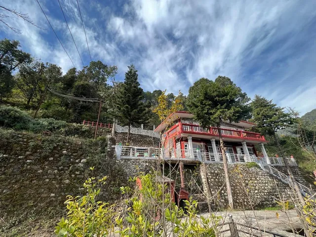 Tarana cottage by NamastExplorer