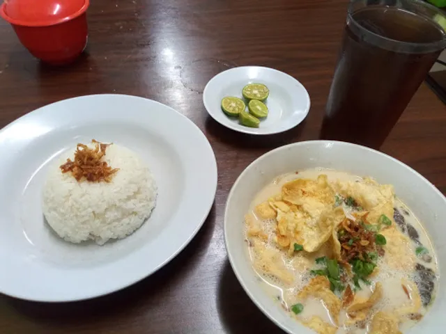 Soto dan Sop Khas Betawi Bang Adi