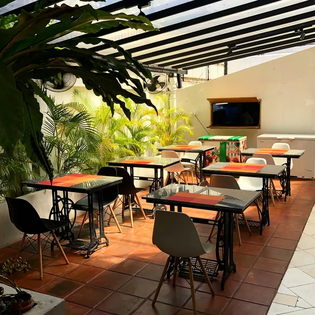 Lost & Found Hostel & Cafe | Colombo, Sri Lanka