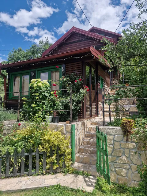 Apartman Natural and Bungalows