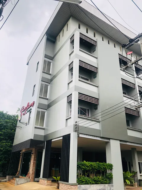 Suanluang Living Suit