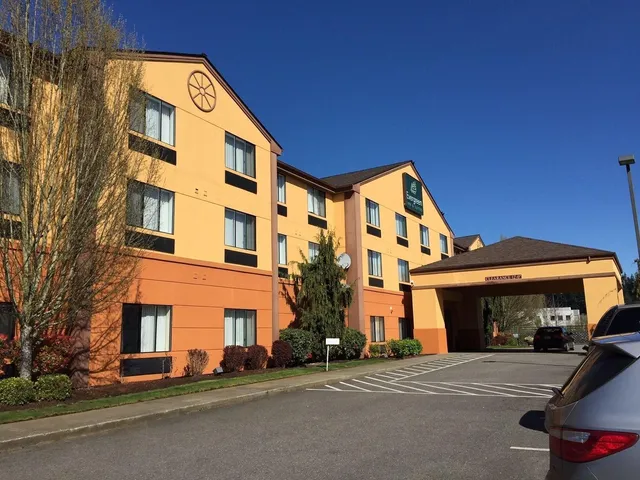 Evergreen Inn & Suites, Monroe