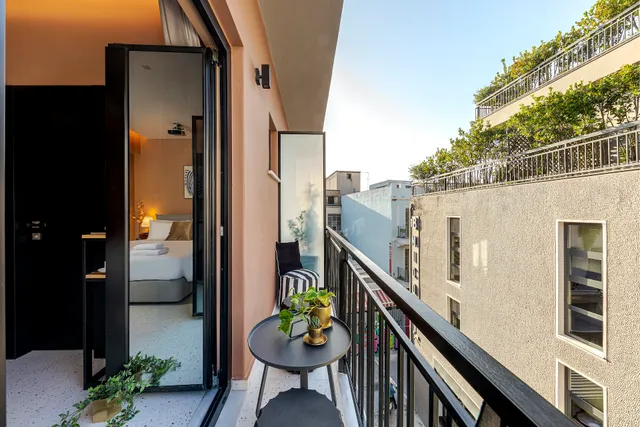 Clyde Athens by Nin&Bau