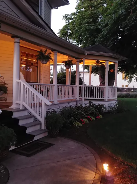 The Mahosky House and Garden and Silverton Cottage