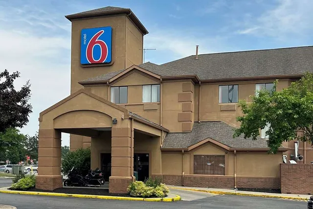 Motel 6 Indianapolis, IN - Airport