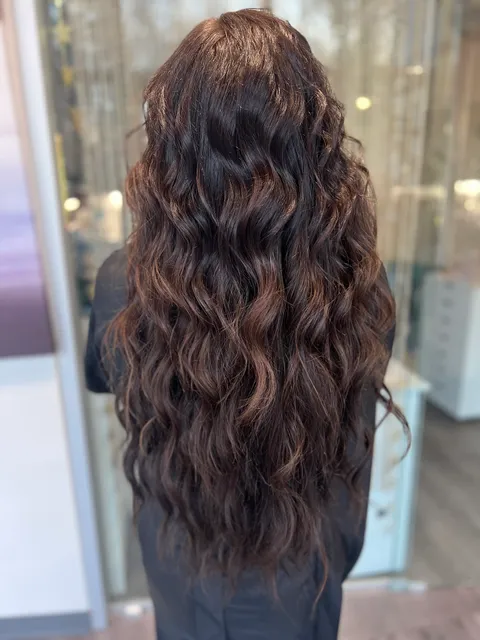 Smoke & Mirrors Beauty Lounge