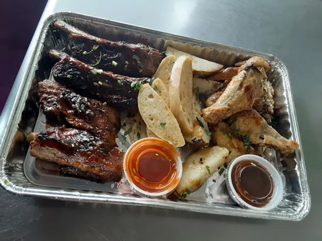 The Latin Dugout - Comida Dominicana