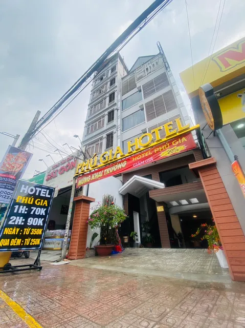 Khách Sạn Phú Gia 113 Nguyễn Thị Thập