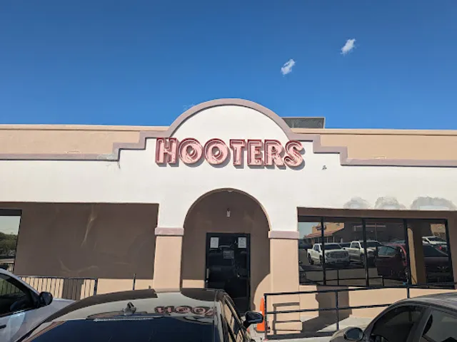 Hooters