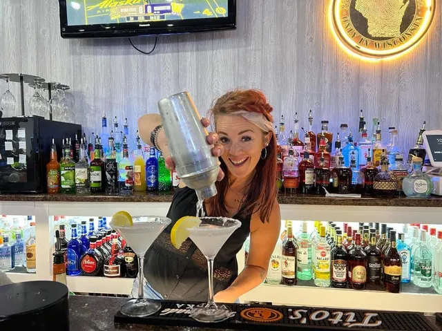 Mixed Up Waterside Bar and Grill