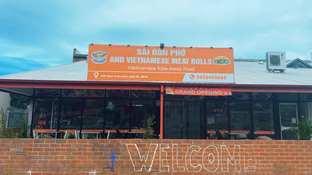 Sai Gon Pho and VietNamese Meat rolls