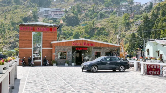 Hotel Basera