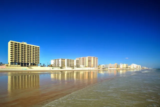 Holiday Inn Express & Suites Oceanfront Daytona Beach Shores by IHG