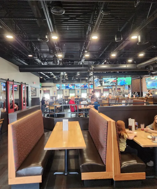 Boston's Pizza Restaurant & Sports Bar