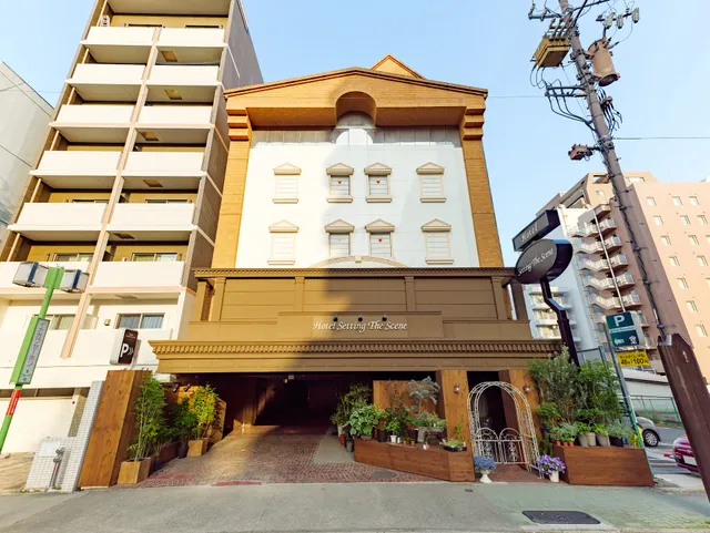 Hotel Setting the Scene