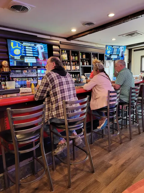 Otter's Inn Bar & Grill