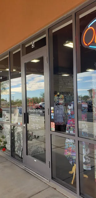 Flaire! Fashion & Fun