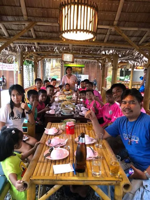 ส้มตำสายย่อ Restaurant Thai Restaurant and playground for children