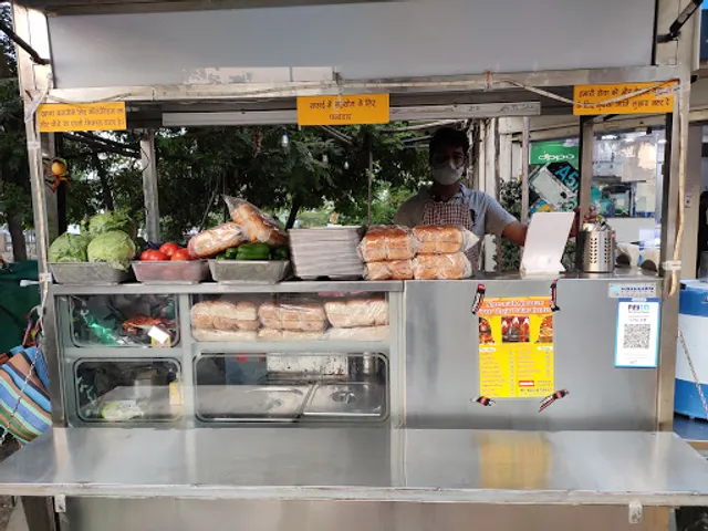 Shreenath Shravana PavBhaji Pulav Center