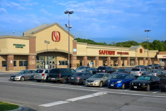 North Plaza Shopping Center