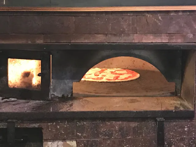 Lou's Woodfire Pizza
