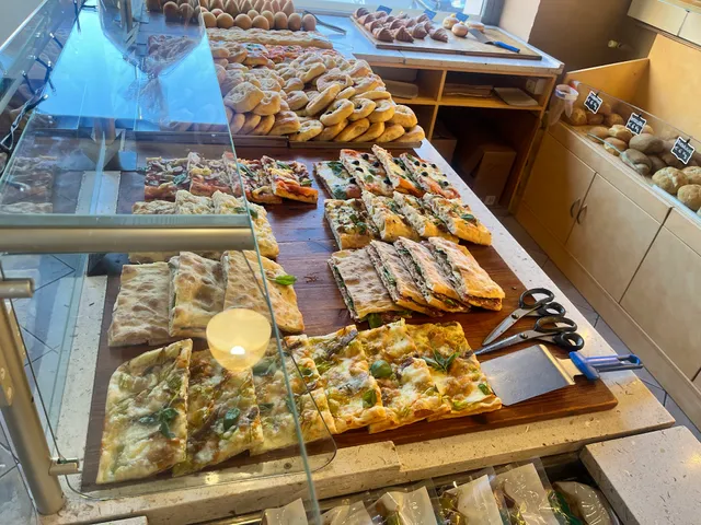 GRANI IN PANE di Francesco Procida