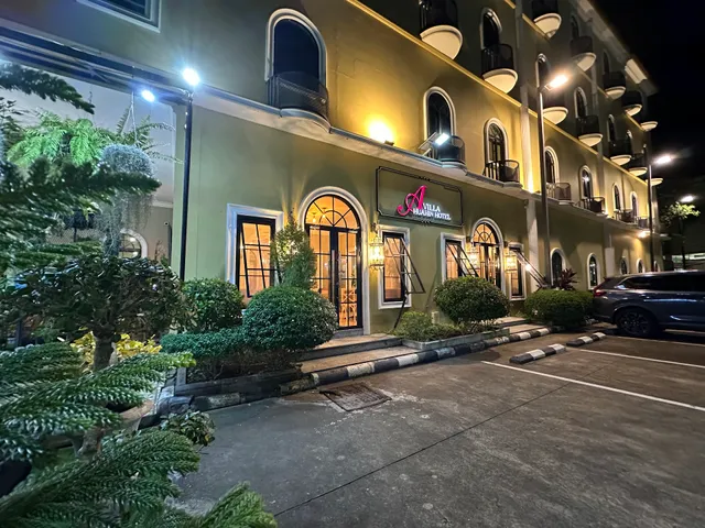 A VILLA HUAHIN HOTEL โรงแรม เอวิลล่า หัวหิน