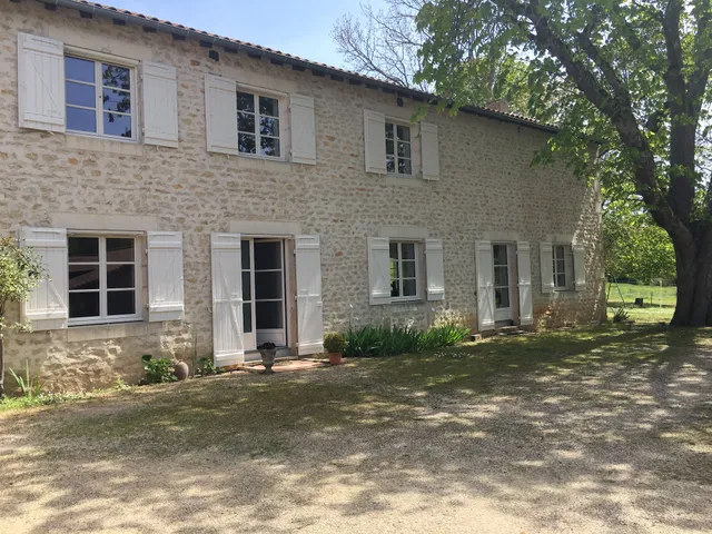 Gîtes du Domaine de Puy le Comte - Nature Futuroscope Aquascope